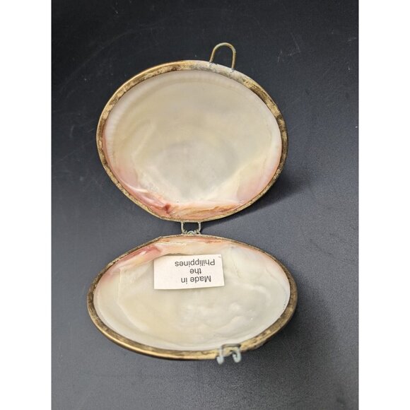 Vtg Handmade Clam Shell Hinged Trinket Box Made in Philippines Brass Clasp 3" - Picture 1 of 8